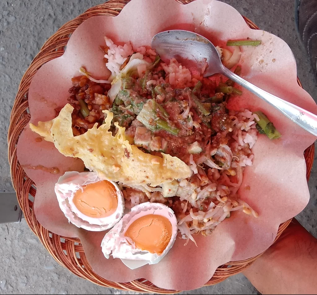 nassi pecel telor asin